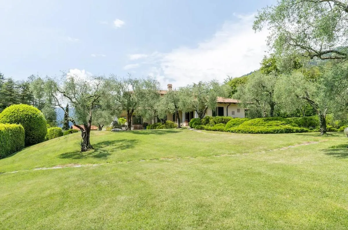 Carate Villa Carate Urio Italië